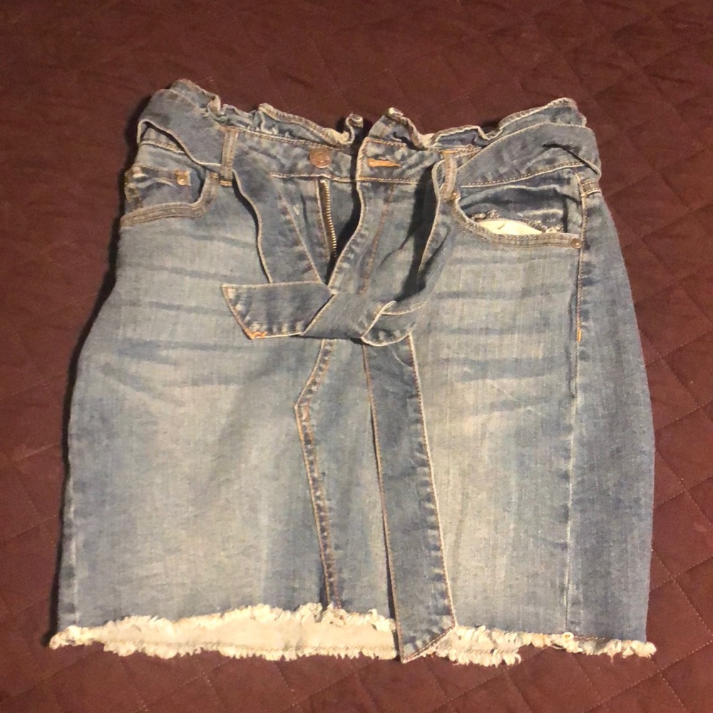 Belted jean skirt